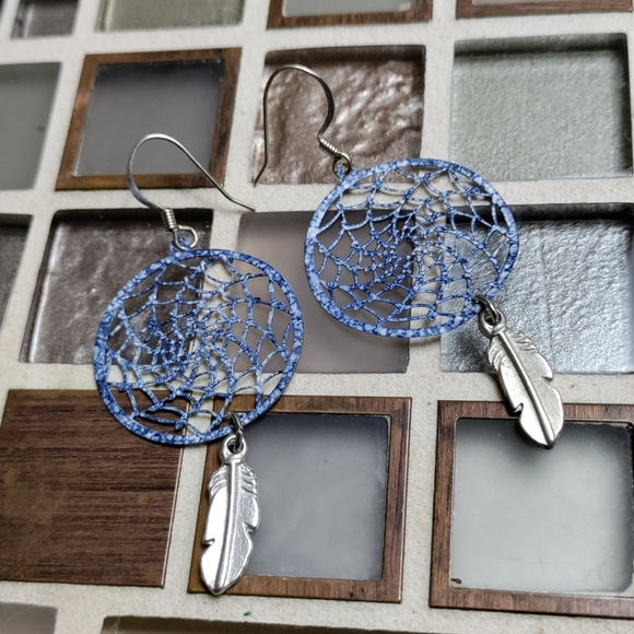 Vintage Feathered Dream Catcher earrings - Picture 1 of 3